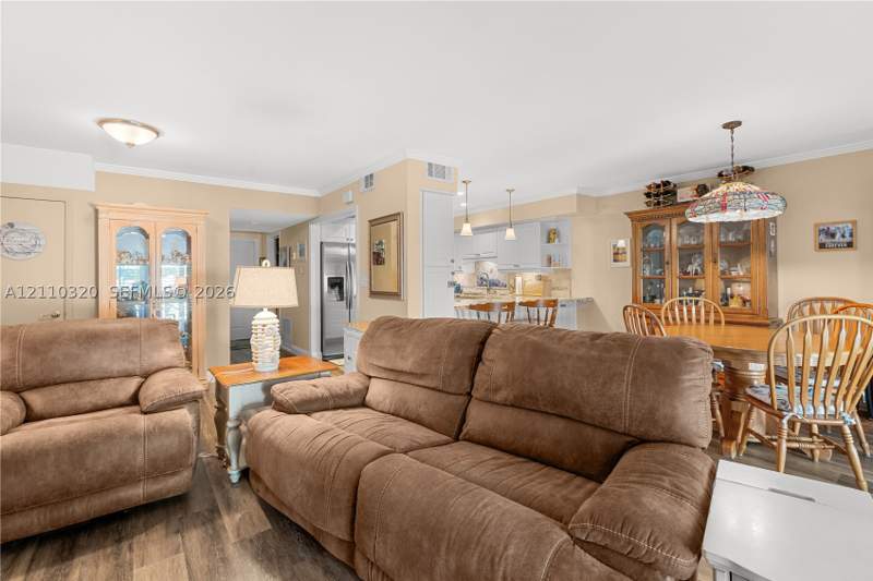 3 bedroom Townhouse at 7015 W 2nd Ct, 2nd Addn To Palm Springs, Hialeah — photo 4