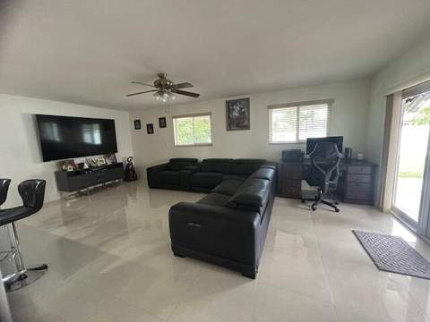 8555 NW 175th Street, Hialeah FL - photo 6 of 19