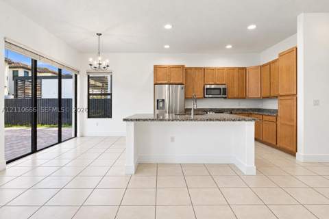 3293 W 98th Pl, Hialeah FL - photo 12 of 49