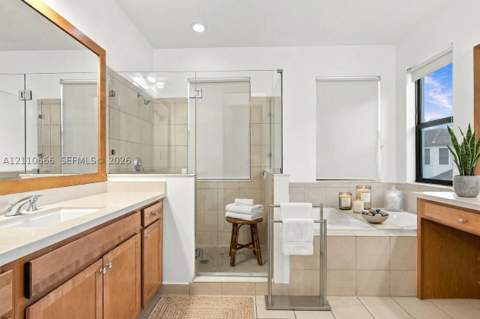 3293 W 98th Pl, Hialeah FL - photo 9 of 49