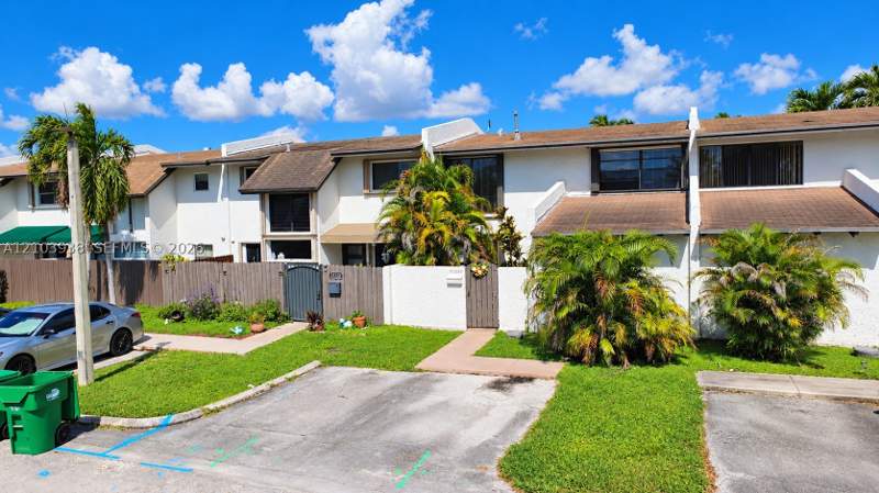 3 bedroom Townhouse at 11335 SW 71st Ln, Snapper Creek Townhouses, Miami — photo 2
