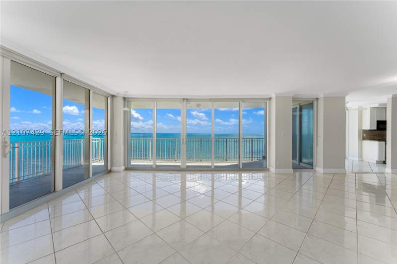 3 bedroom Condominium at 881 Ocean Dr 13H, Casa Del Mar Condo, Key Biscayne — photo 2