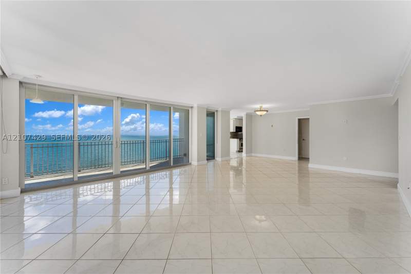 3 bedroom Condominium at 881 Ocean Dr 13H, Casa Del Mar Condo, Key Biscayne — photo 5