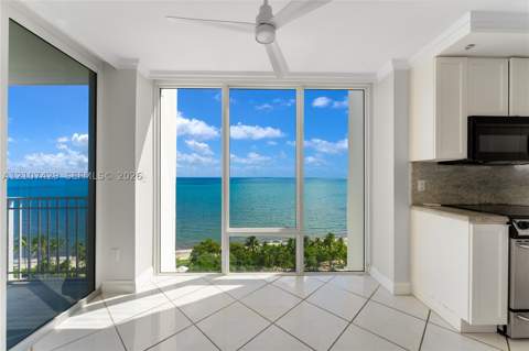 881 Ocean Dr 13H, Key Biscayne FL - photo 6 of 28