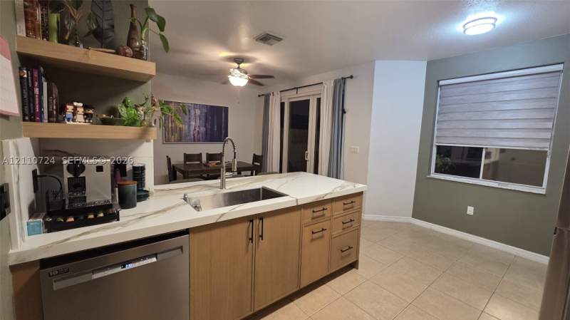 3 bedroom Townhouse at 10846 SW 240th Ln, Bluewaters Subdivision, Homestead — photo 5
