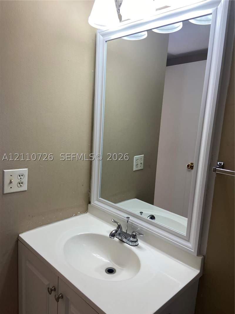 2 bedroom Condominium at 13499 Biscayne Blvd 1506, Sailboat Cay Condo, North Miami — photo 4
