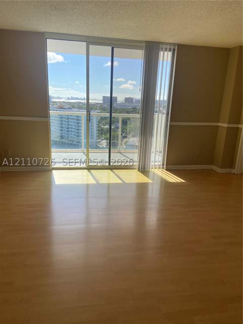13499 Biscayne Blvd 1506, North Miami FL - photo 7 of 8