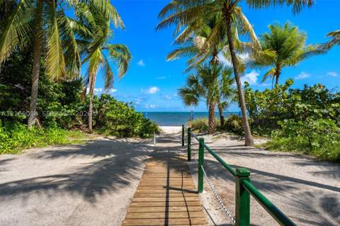 881 Ocean Dr 23C, Key Biscayne FL - photo 6 of 27