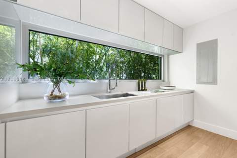 234 Washington Ave D, Miami Beach FL - photo 11 of 38
