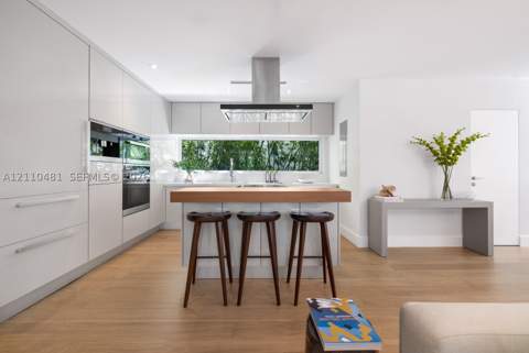 234 Washington Ave D, Miami Beach FL - photo 8 of 38