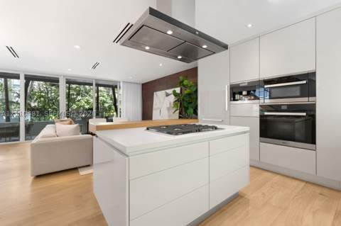 234 Washington Ave D, Miami Beach FL - photo 9 of 38