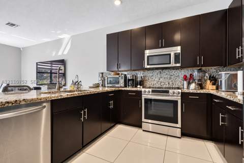 808 NE 191st St, Miami FL - photo 10 of 22