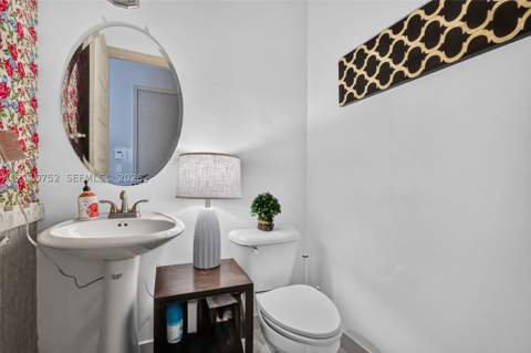 808 NE 191st St, Miami FL - photo 12 of 22