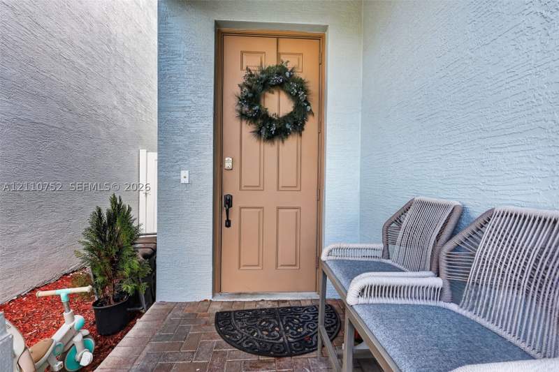 4 bedroom SingleFamilyResidence at 808 NE 191st St, Champion Lakes, Miami — photo 4