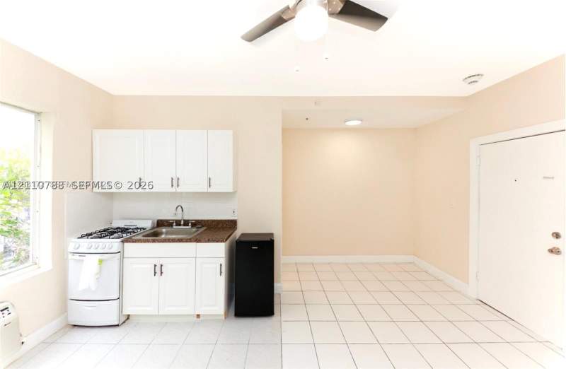 0 bedroom Condominium at 3710 Collins Ave N-202, Ocean Villas Condo, Miami Beach — photo 4