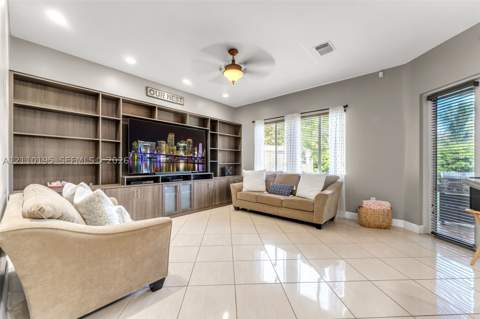 20403 SW 325th St, Homestead FL - photo 6 of 35