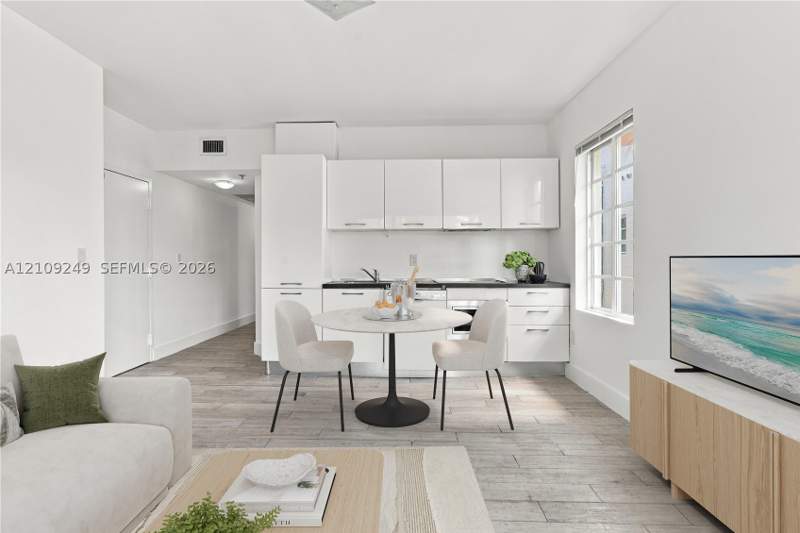 2 bedroom Condominium at 811 Jefferson Ave 201, Daniele Condo, Miami Beach — photo 2