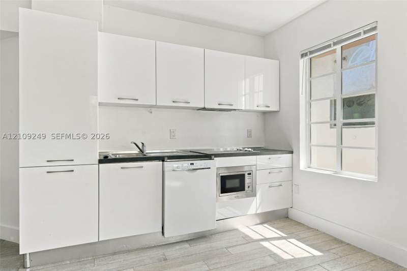 2 bedroom Condominium at 811 Jefferson Ave 201, Daniele Condo, Miami Beach — photo 3