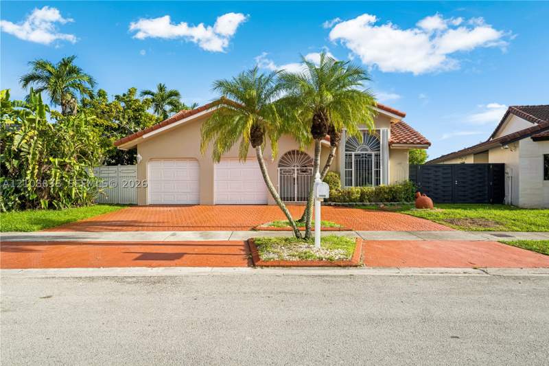 3 bedroom SingleFamilyResidence at 14348 SW 50th St, Bird Lakes South Sec 4, Miami — photo 2