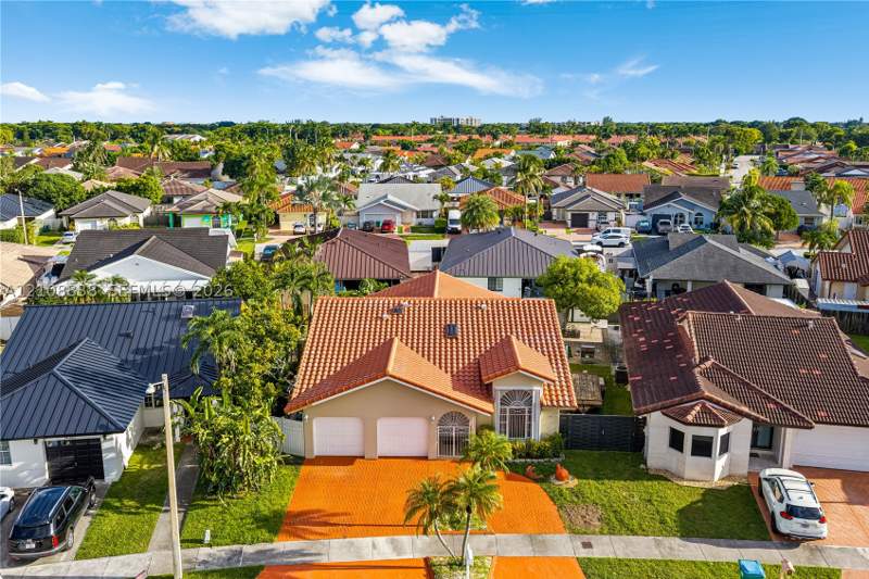 3 bedroom SingleFamilyResidence at 14348 SW 50th St, Bird Lakes South Sec 4, Miami — photo 3