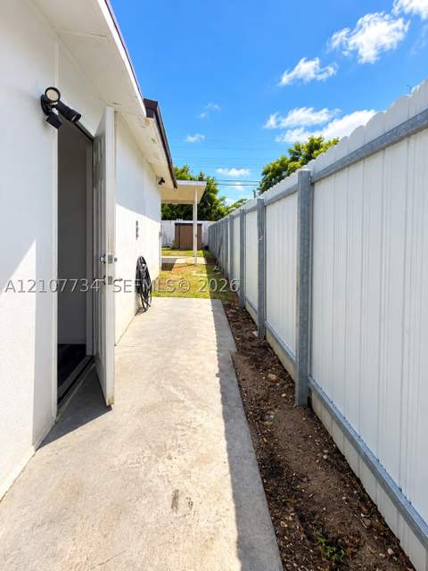 3080 NW 48th Ter, Miami FL - photo 6 of 39