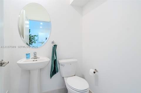 530 NE 207th St, Miami FL - photo 12 of 30