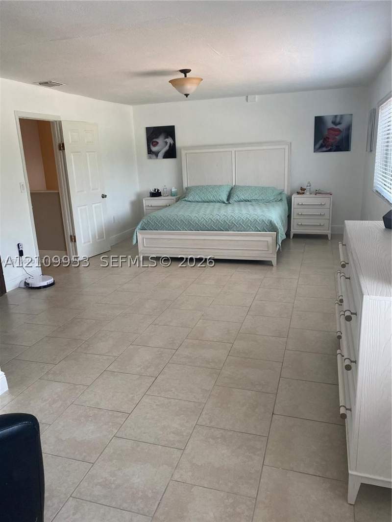 4 bedroom SingleFamilyResidence at 13208 SW 10th Ln, Tamiami Lakes Sec 5, Miami — photo 5
