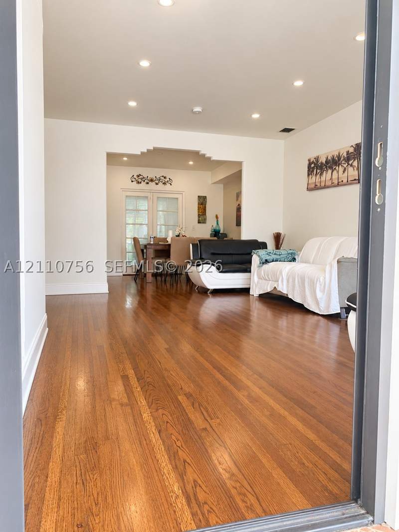 3 bedroom SingleFamilyResidence at 1351 NW 55th Ter, Orchard Villa, Miami — photo 3