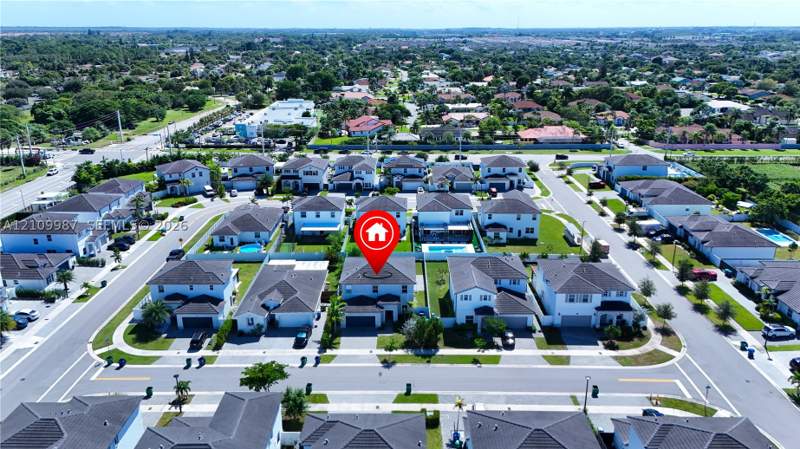 5 bedroom SingleFamilyResidence at 12740 SW 214th Ter, Siena North, Miami — photo 3