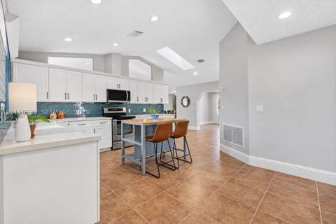 15263 SW 157th Ter, Miami FL - photo 7 of 39
