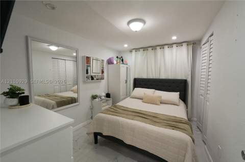 1858 NW 68th St, Miami FL - photo 7 of 27