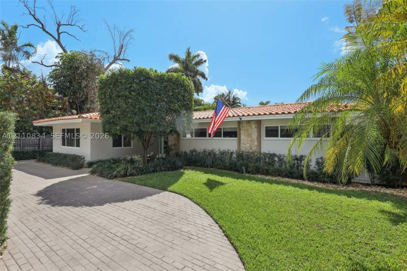 6 bedroom SingleFamilyResidence at 360 Menores Ave, Spanish Court, Miami — photo 5