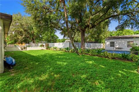 2007 NW 89th St, Miami FL - photo 10 of 41