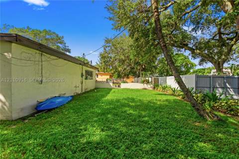 2007 NW 89th St, Miami FL - photo 12 of 41