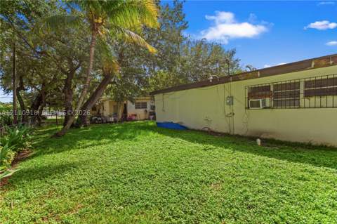 2007 NW 89th St, Miami FL - photo 13 of 41