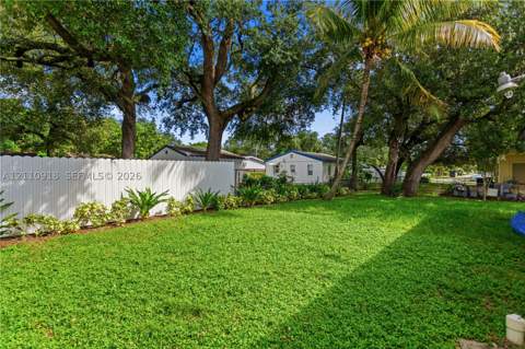 2007 NW 89th St, Miami FL - photo 14 of 41