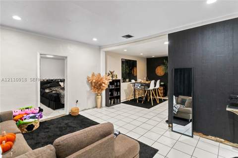 2007 NW 89th St, Miami FL - photo 15 of 41
