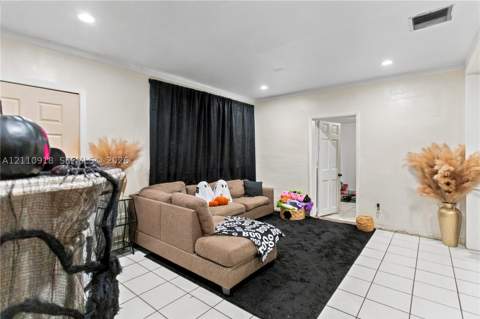 2007 NW 89th St, Miami FL - photo 16 of 41