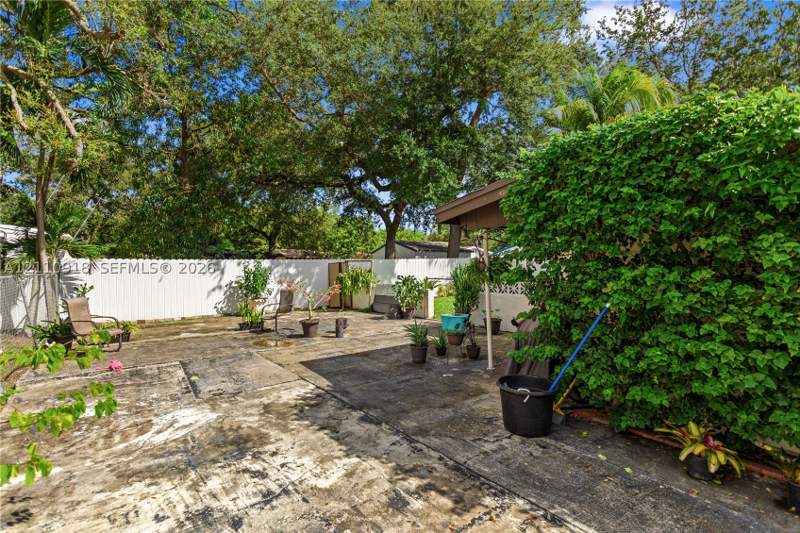 4 bedroom SingleFamilyResidence at 2007 NW 89th St, Home Acres, Miami — photo 5