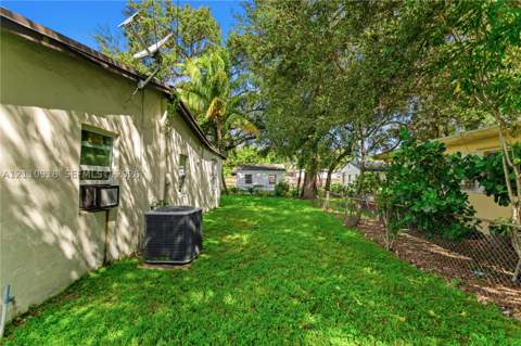 2007 NW 89th St, Miami FL - photo 8 of 41