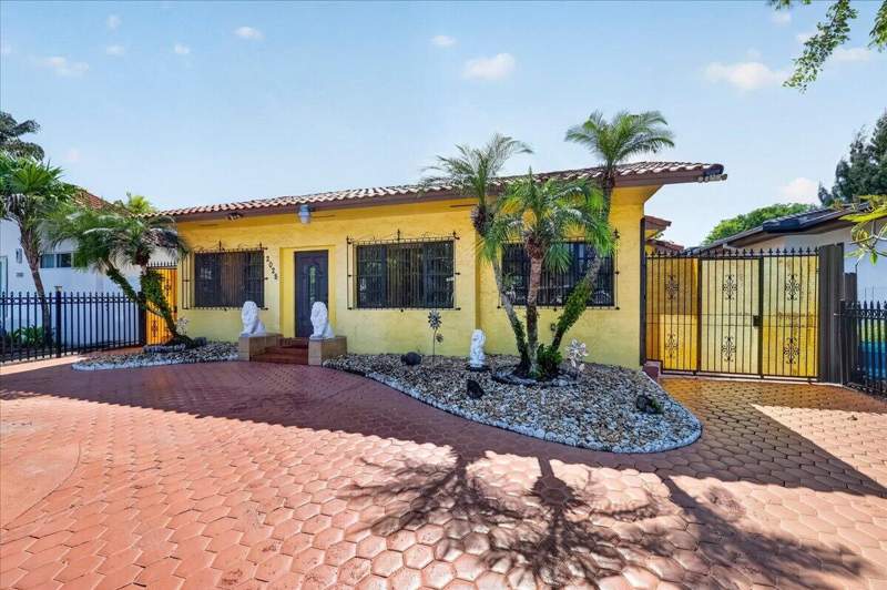 3 bedroom SingleFamilyResidence at 2028 SW 23rd Terrace, New Shenandoah, Miami — photo 2