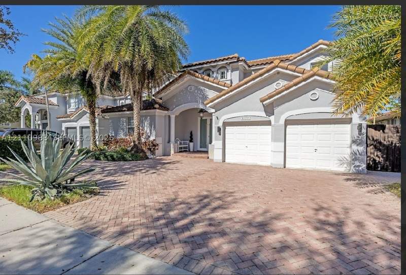 5 bedroom SingleFamilyResidence at 12235 SW 121st Ter, Kendall Breeze, Miami — photo 4