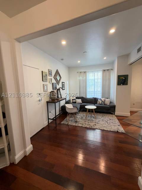 526 15th St 8, Miami Beach FL - photo 12 of 13