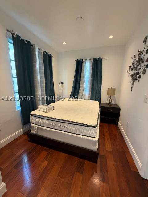 526 15th St 8, Miami Beach FL - photo 7 of 13