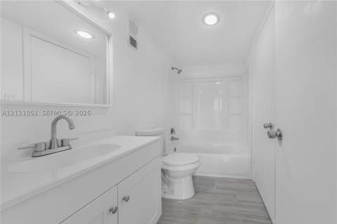 1300 NE Miami Gardens Dr 512E, Miami FL - photo 8 of 28
