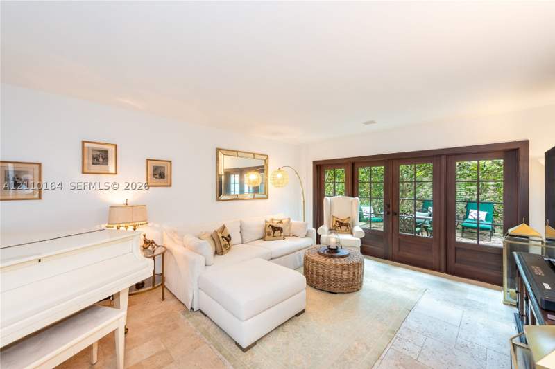 3 bedroom SingleFamilyResidence at 3621 Viscaya Ct, The French Village, Coral Gables — photo 2