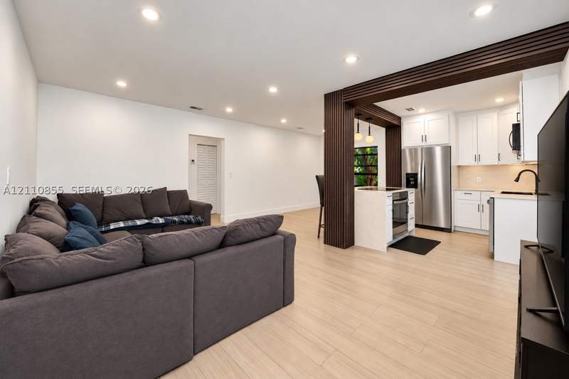3 bedroom SingleFamilyResidence at 854 NW 76th St, Stephen Manor, Miami — photo 5