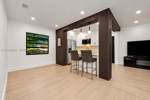 854 NW 76th St, Miami FL - photo 7 of 28