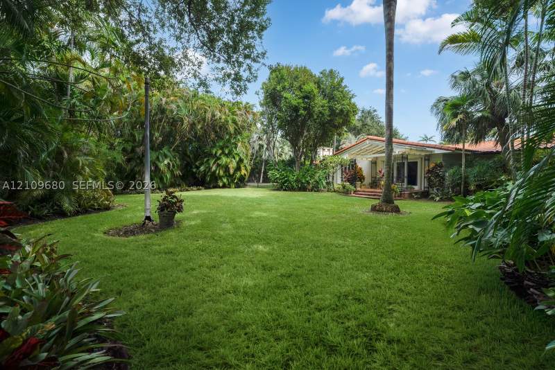 6 bedroom SingleFamilyResidence at 4100 Bay Point Rd, Bay Point, Miami — photo 2