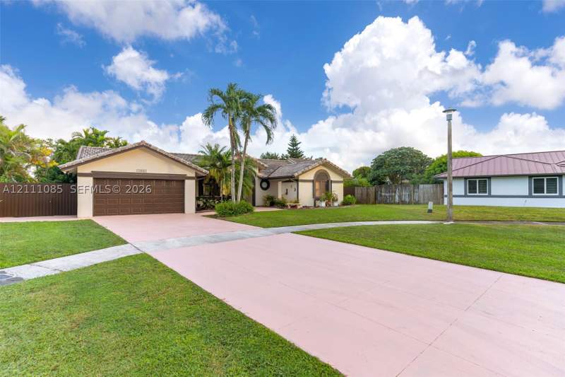 5 bedroom SingleFamilyResidence at 14420 SW 166th Ter, Limewood Grove, Miami — photo 2